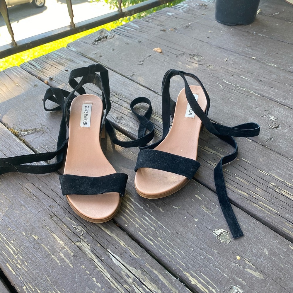 Steve Madden Adrianne Lace Up block heel Sandal